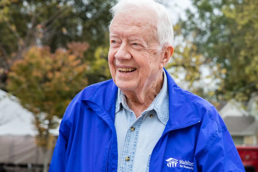 El presidente Jimmy Carter en una jornada de voluntariado de Hábitat para la Humanidad